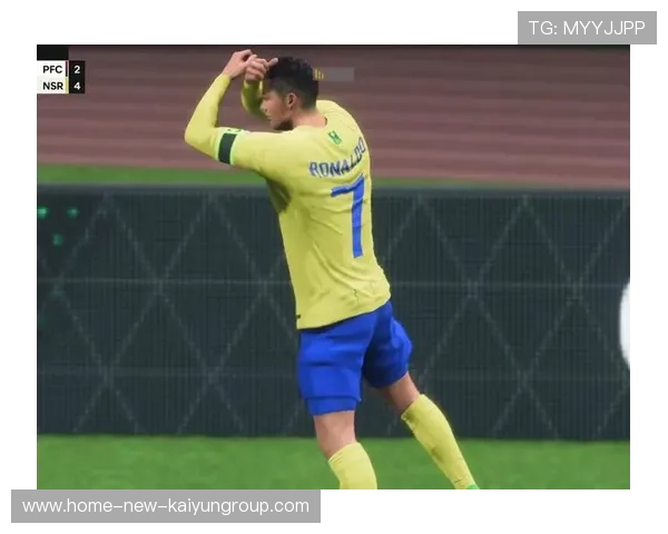 C罗面前无人时快速转身抽射