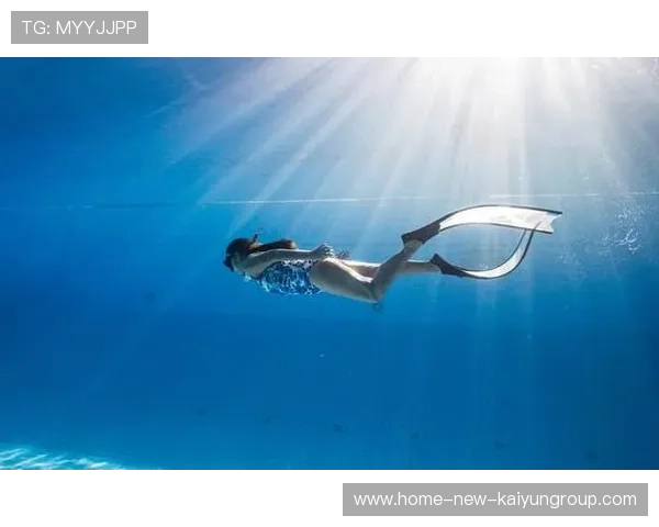 世界冠军跳水失误!空翻变肚子摔 世界冠军跳水失误!空翻变肚子摔